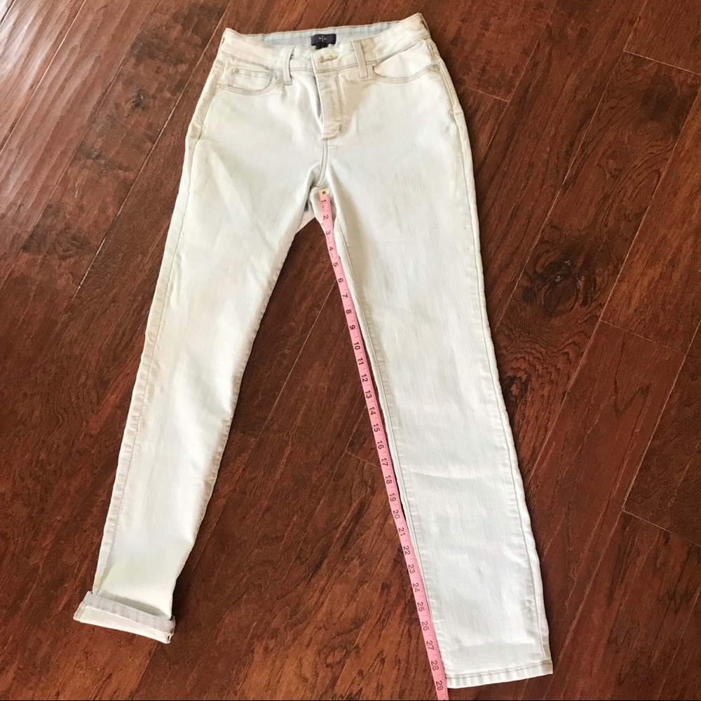 NYDJ Skinny Jeans in Off-White/Cream